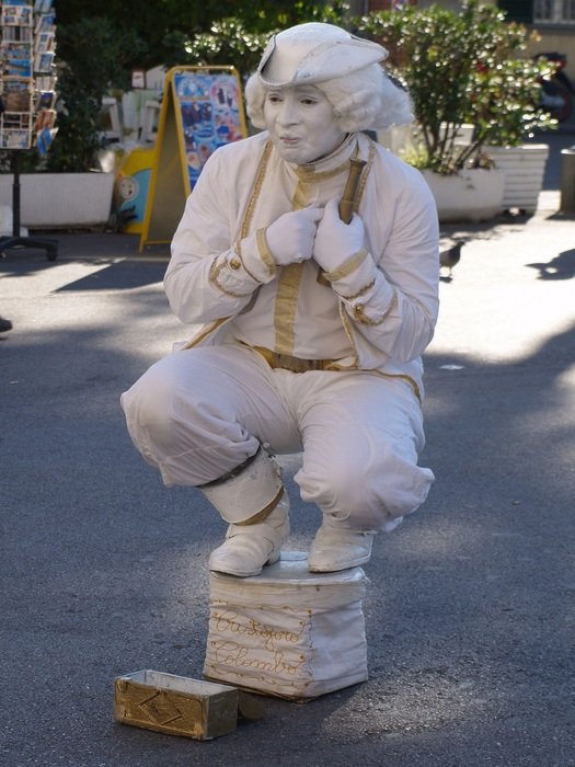 Street Artists, Statue Of Pantomime