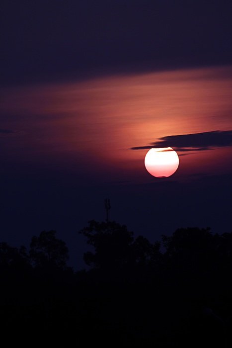 round moon on dark sky