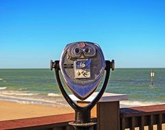 optical binoculars for beach surveillance