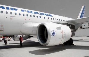 french aircraft in the airoport