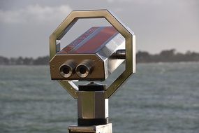 Picture of standing metal Binoculars