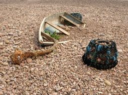 Picture of the wrecked boat on a Pebbles