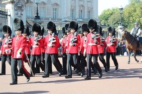 changing of the guard as a landmark in London