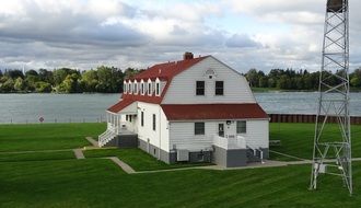 remarkable River Niagara house