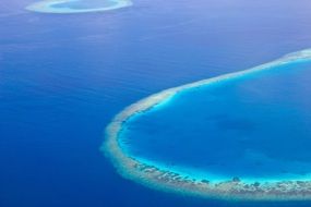 photo of the blue lagoon in the Maldives