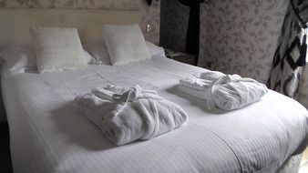 Bed Bedding Hotel Hostelry