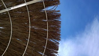 picture of the wooden beach parasol