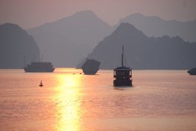 Cove Halong, Vietnam