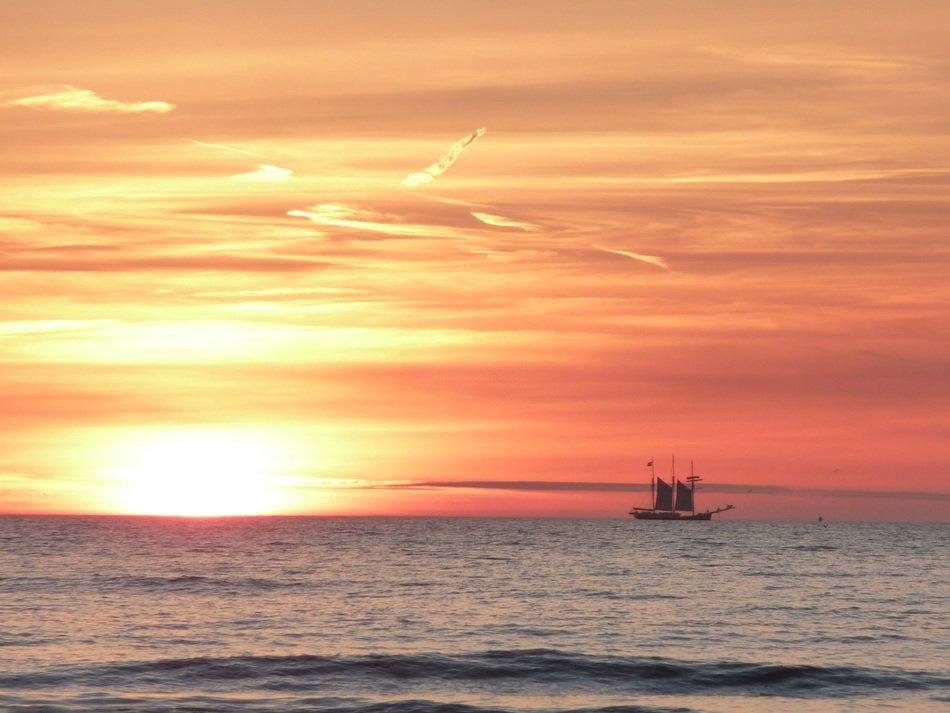Sunset Sailing, holland