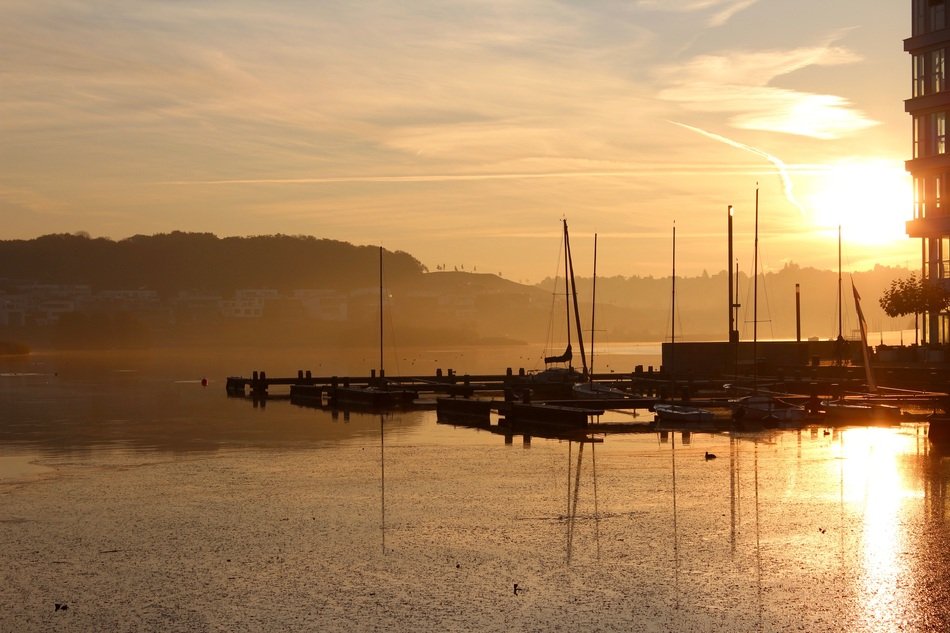 mooring in dortmund at sunrise