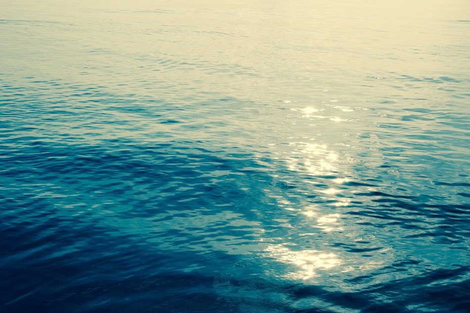 Picture of the dark ocean
