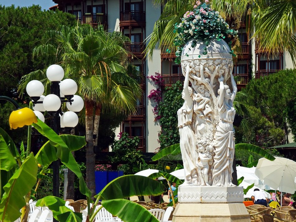 Picture of the ceramic Statue