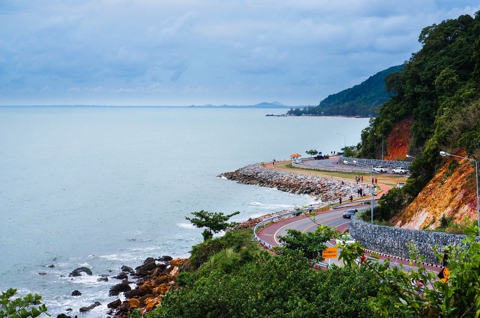 empty road by the sea in noen nang phaya