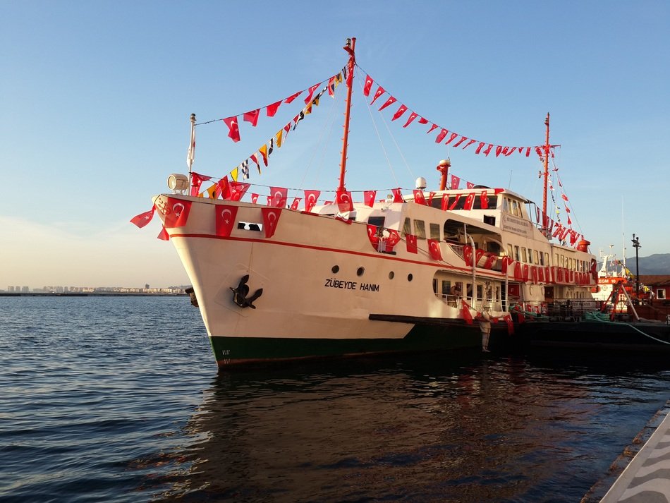 white ship off the coast in izmir