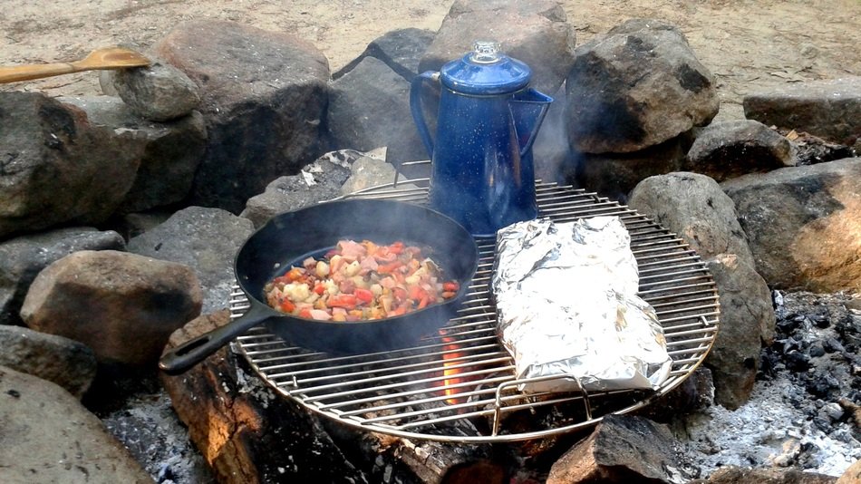 Breakfast on grill in Camping