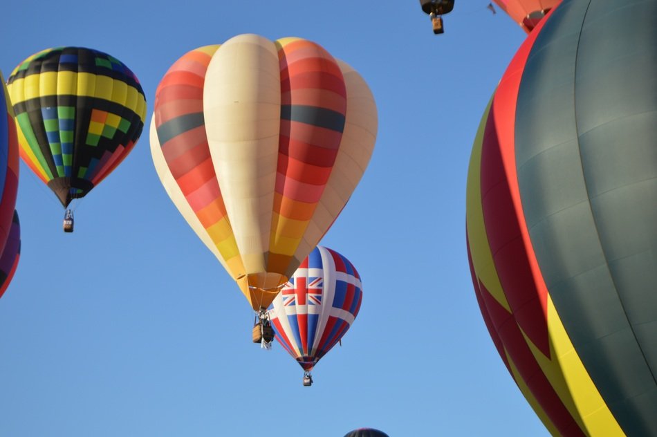 balloons in the sky close up