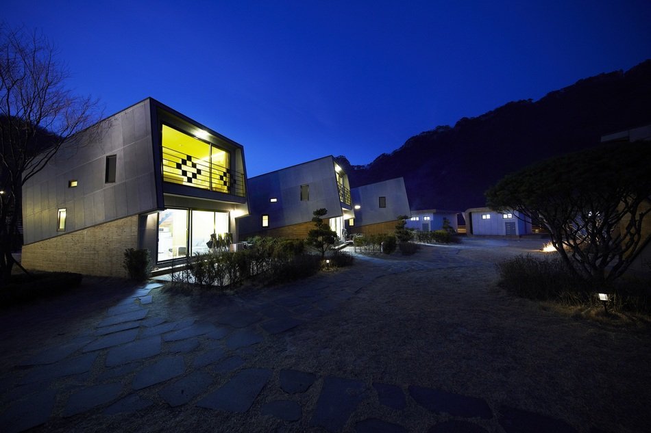 Hugh Pia Night View
