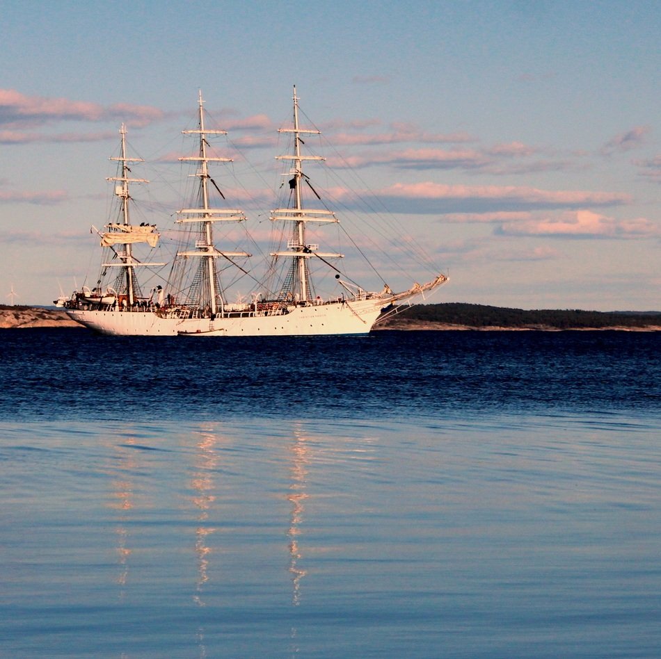 strikingly beautiful Ship