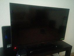 Insignia 32" LED - 720p - HDTV - Black N2