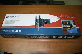 Swivel, Tilt, Extending HDTV LCD Plasma Wall Bracket for 32", 36", 40", 42", 46", 50", 52" (Free 6' HDMI Cable... N8