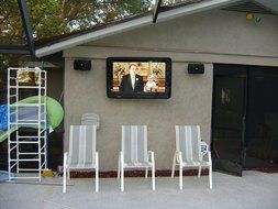 The TV Shield 30-40" with One Fan N2