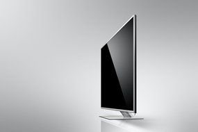 Panasonic VIERA TC-L55DT50 55-Inch 1080p 240Hz 3D Full HD IPS LED-LCD TV (2012 Model) N2