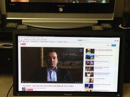 Panasonic TH-42PWD6UY Widescreen Professional 42" Plasma Display N2