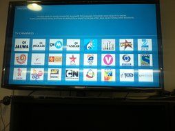 Jadoo TV 4 IPTV HD 1080p Hindi Indian Bangladesh Pakistani Media Box by JADOO N6