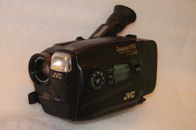 JVC GR-AX700U VHS-C Camcorder with 12x Hyper Zoom and Color Viewfinder