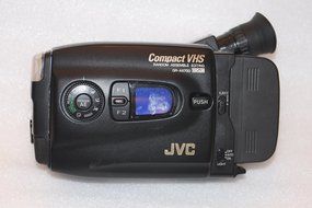 JVC GR-AX700U VHS-C Camcorder with 12x Hyper Zoom and Color Viewfinder N2