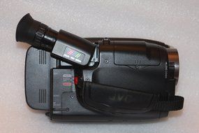 JVC GR-AX700U VHS-C Camcorder with 12x Hyper Zoom and Color Viewfinder N4