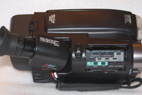 JVC GR-AX700U VHS-C Camcorder with 12x Hyper Zoom and Color Viewfinder N5