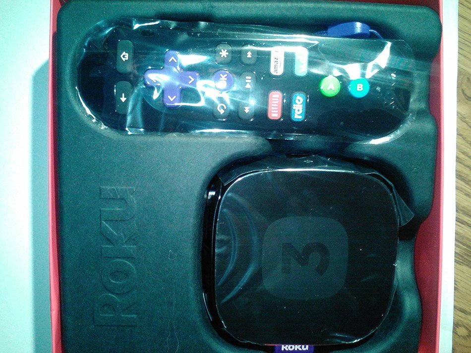 Roku 3, NEW 2014 Version, Model #4200rw, Includes Remote and Headphones, $5 Vudu Credit Included N3