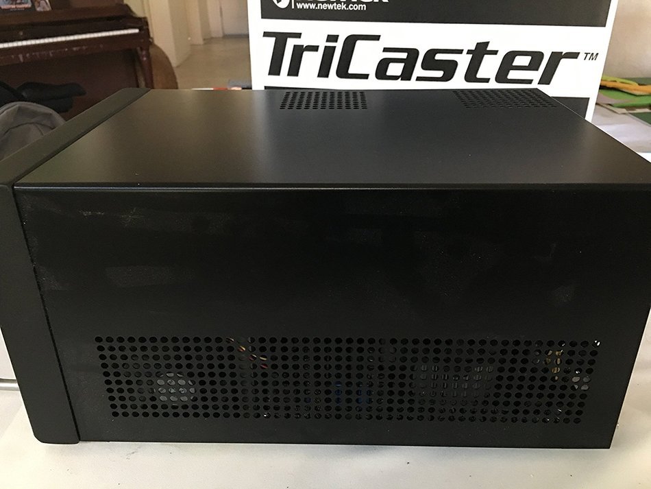NewTek TriCaster TCXD300 HD TV Studio for HD Portable Live Production, Full Unit N5