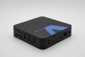 Voxlink TVBox MXAmlogic S805 QuadCore ARMCortex A5 up to 1.5GHz Quad-core Mali-450MP GPU@600MHz+, IPTV Android... N3