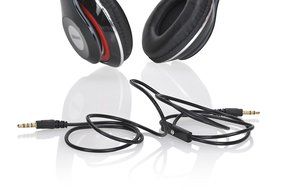 2BOOM MIXX Professional Over Ear Studio Foldable Digital Stereo Bass Wired Headphone Red N12