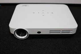 AIM Z001 4500 LED LUMEN DLP Projector with HDMI + VGA + USB Video Input