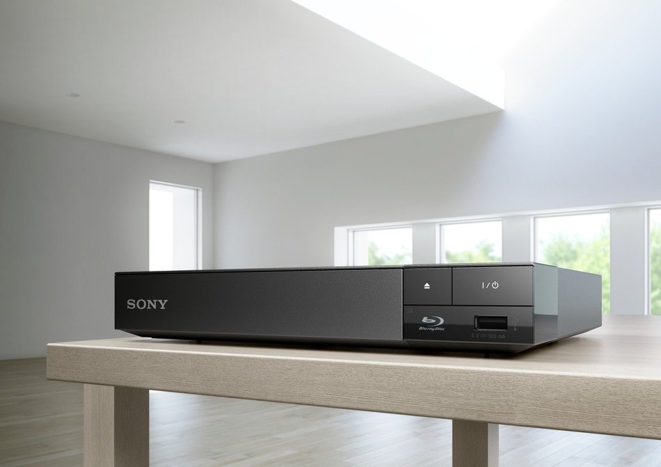 Sony BDP-S3500 Streaming Blu-Ray Disc Player with Super Wi-Fi Technology + Bundle N5