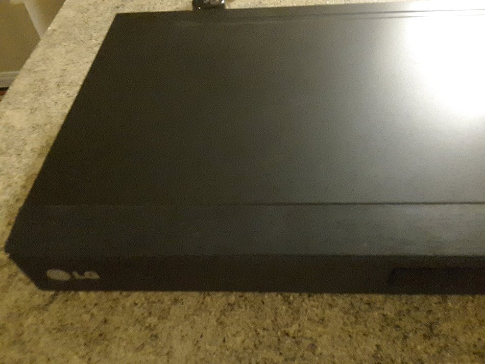 LG BD645 3D Blu-ray Disc Player N2