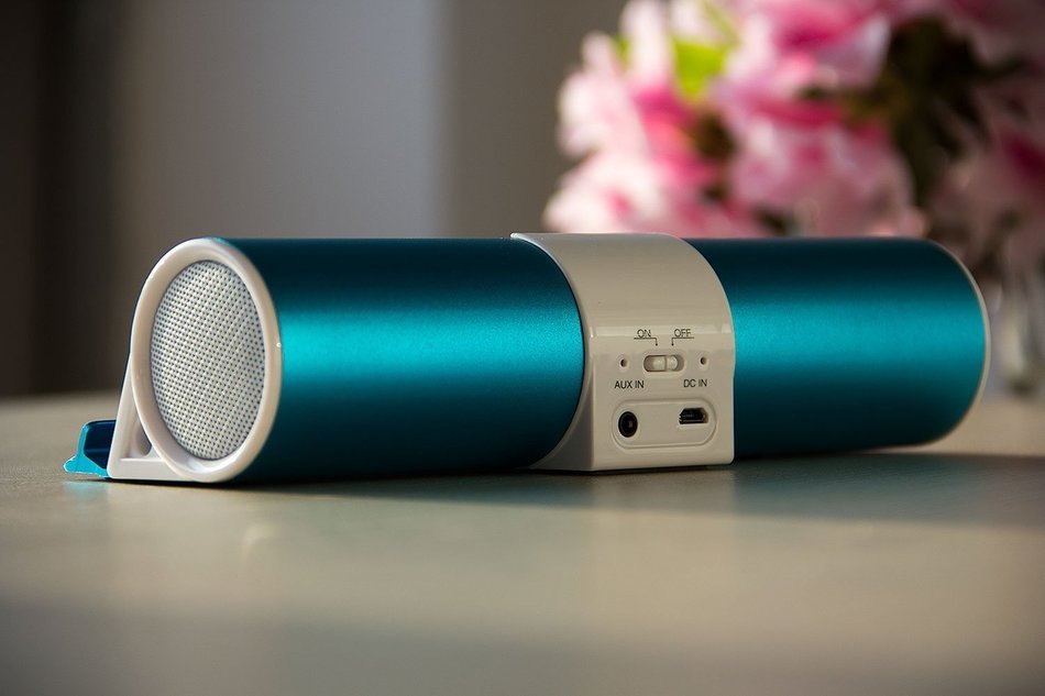Lugulake Aluminum Portable Bluetooth 4.0 Speaker with Stand Dock, HIFI, 2x 3Watts, Enhanced Bass, 10 Hours Playtime... N7