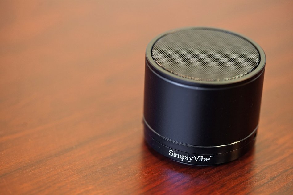 SimplyVibe V3-5CPB Bluetooth Mini Ultra Portable Speaker in Alloy Steel Housing with Rechargeable Li Battery (... N2