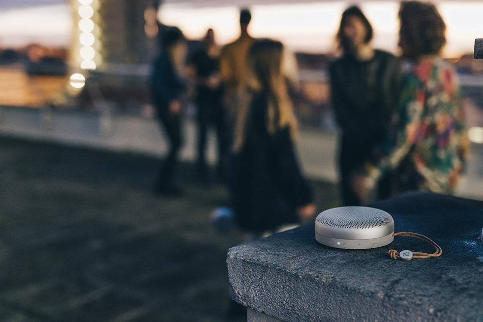 B&O PLAY A1 Portable Wireless Bluetooth Speaker (Natural Silver) N7