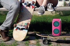Philips SB5200P/37 Bluetooth Wireless Portable Speaker (Pink) (Discontinued by Manufacturer) N2