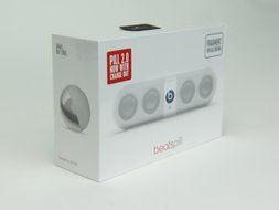 Apple DRE Beats Pill 2.0 Portable Bluetooth Wireless Speaker Fragment Edition; White (Front)/Gloss Silver (Back) N2