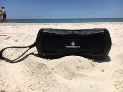 Rugged Geek GEEKBEATS JOLT5 10W X-Bass Wireless Portable Bluetooth Speaker and Charger / USB Power Bank - Red.... N13