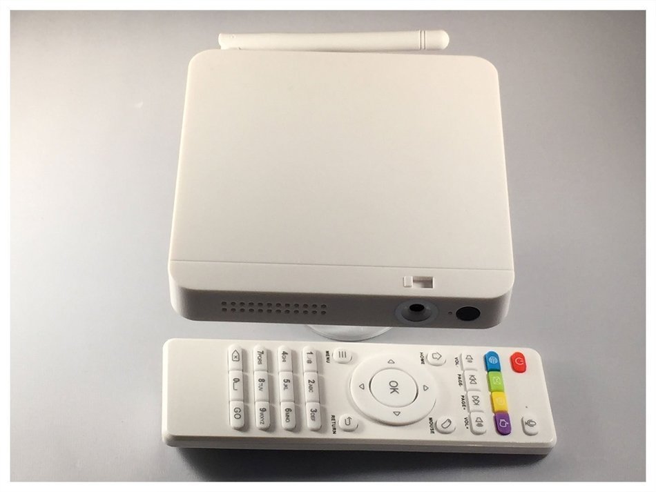 EZTV EZTV3 Bundle 3 - TV Box with Quad Core Living Room Computer