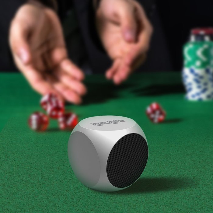 iGadgitz Al Series: 'The Cube' Portable Wireless Stereo Bluetooth Brushed Aluminium Travel Speaker (3W Power with... N12