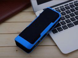 Flag Bona 6W Bluetooth Speaker with 4000mah Power Bank, FM Radio, Micro SD Card and AUX (Blue) N7