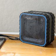 Thumbs Up Bluetooth Splash Speaker - Retail Packaging - Black N4