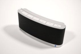 Spracht BluNote 2.0 Portable 10-Watt Wireless Bluetooth Speaker for Music and Voice N3